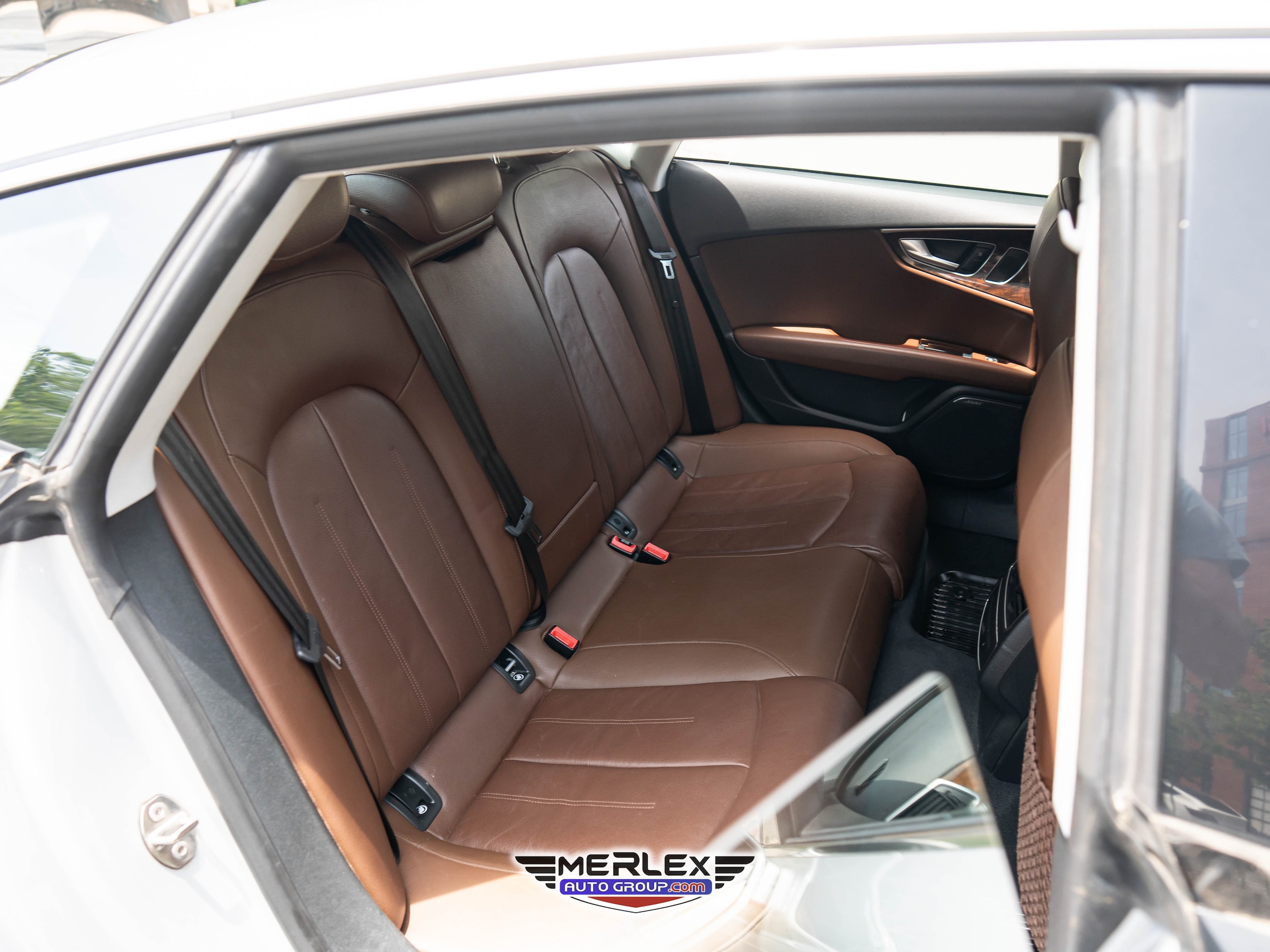 Vehicle image 16 of 50