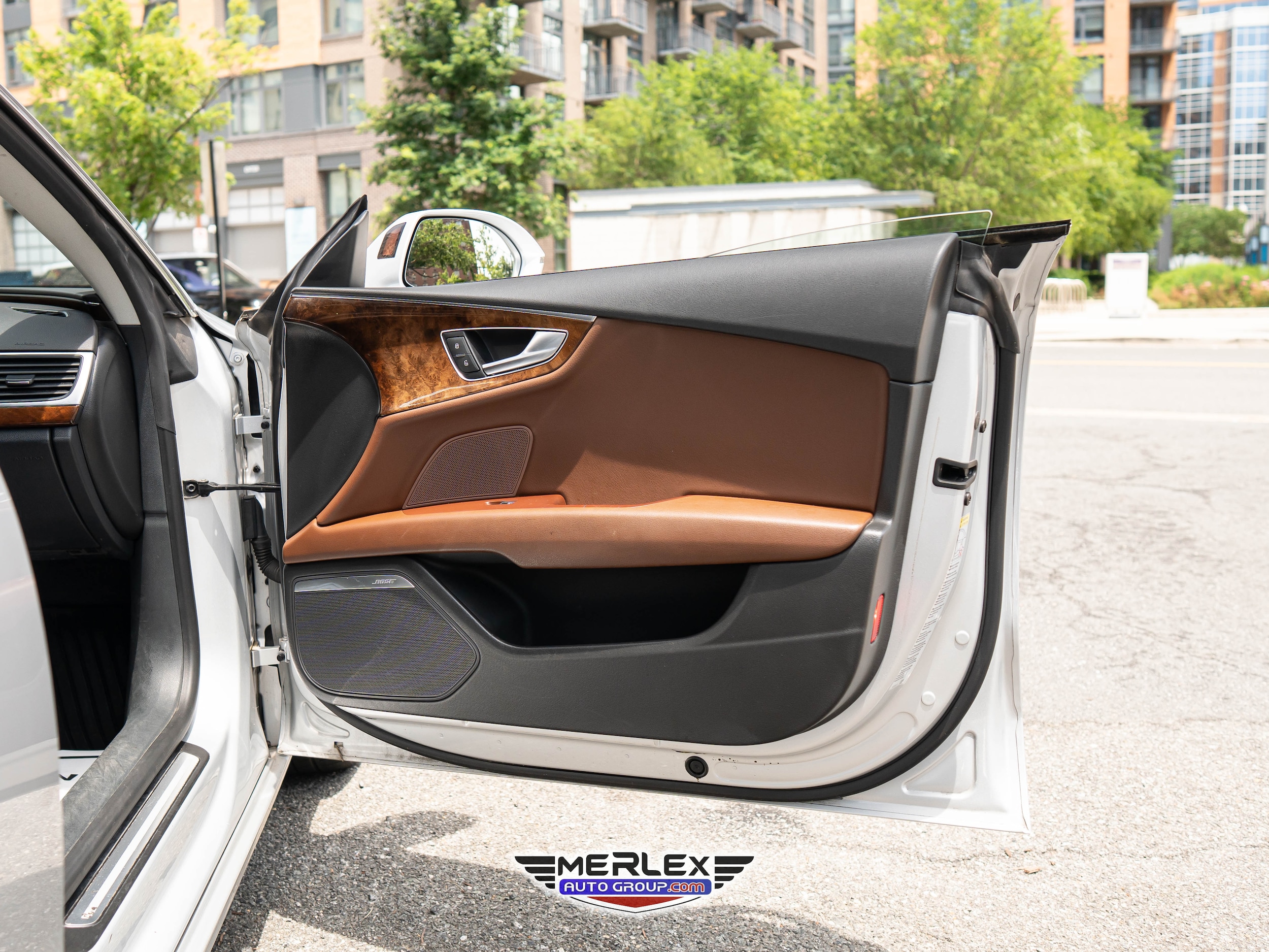 Vehicle image 35 of 50