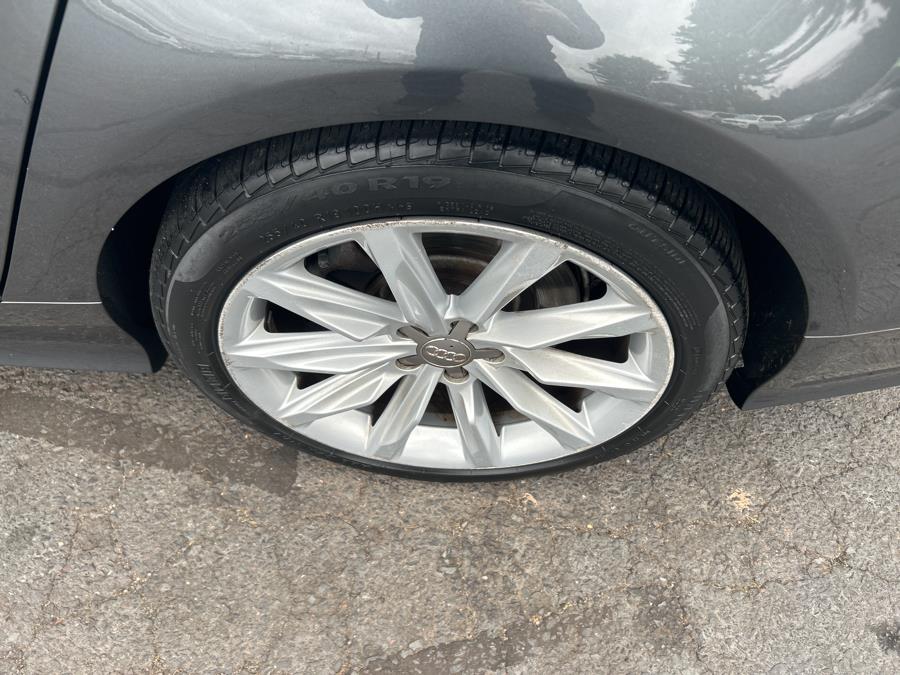Vehicle image 7 of 11