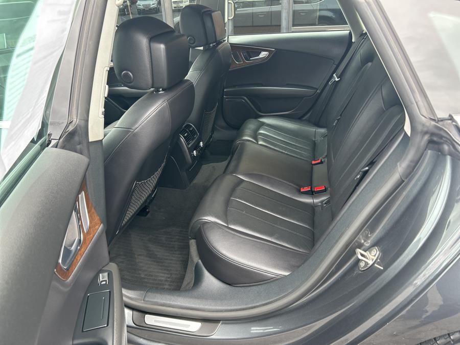 Vehicle image 8 of 11