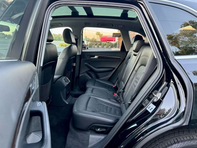 Vehicle image 19 of 24