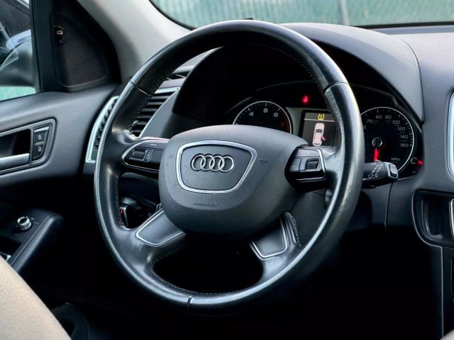 Vehicle image 10 of 24