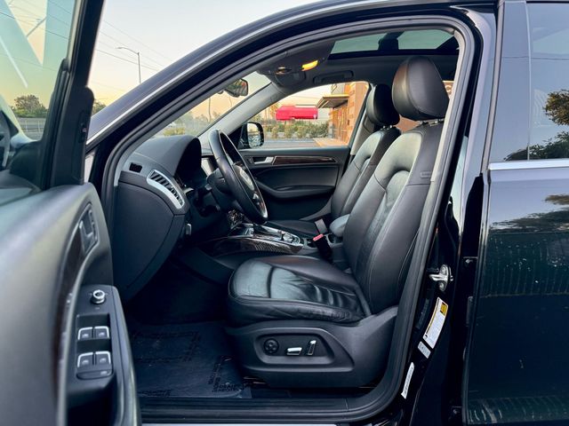 Vehicle image 16 of 24