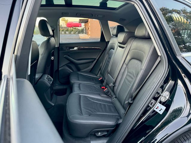 Vehicle image 20 of 24