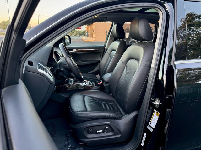 Vehicle image 17 of 24