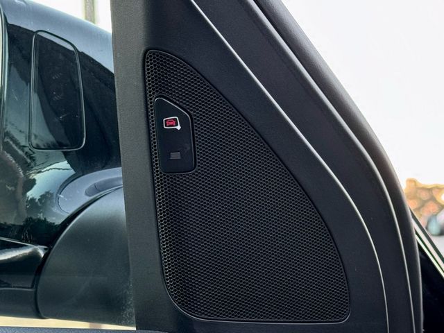 Vehicle image 23 of 24
