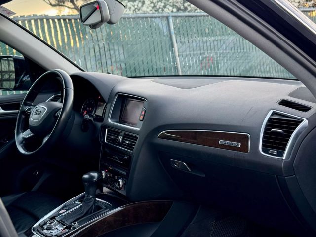 Vehicle image 9 of 24