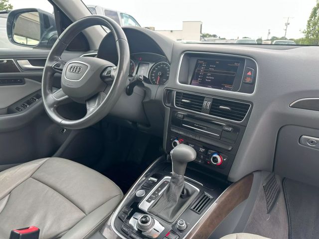 Vehicle image 24 of 38