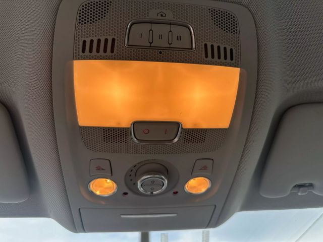 Vehicle image 31 of 38
