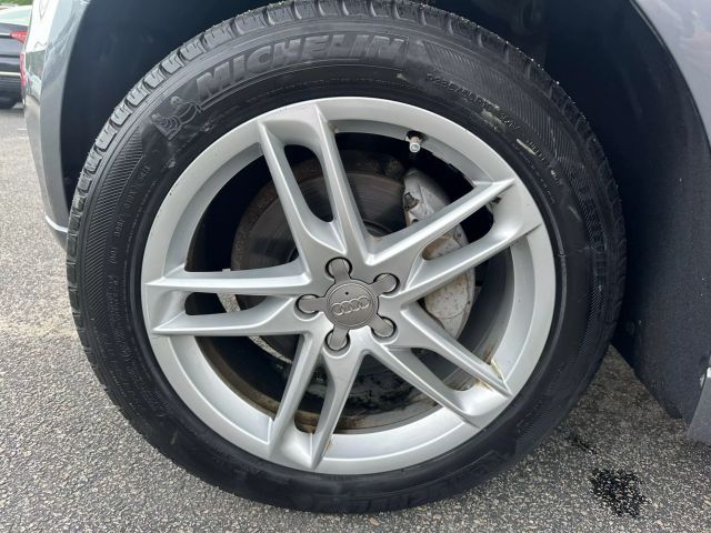 Vehicle image 34 of 38