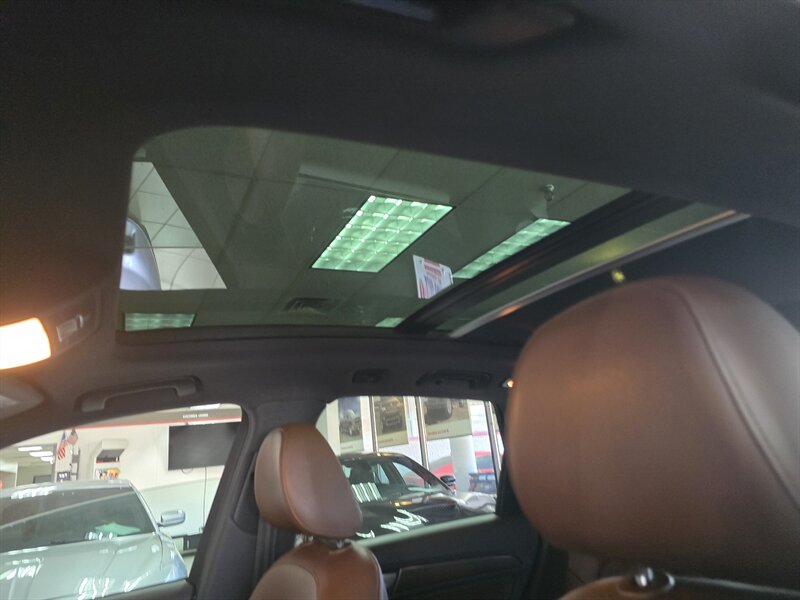 Vehicle image 23 of 37
