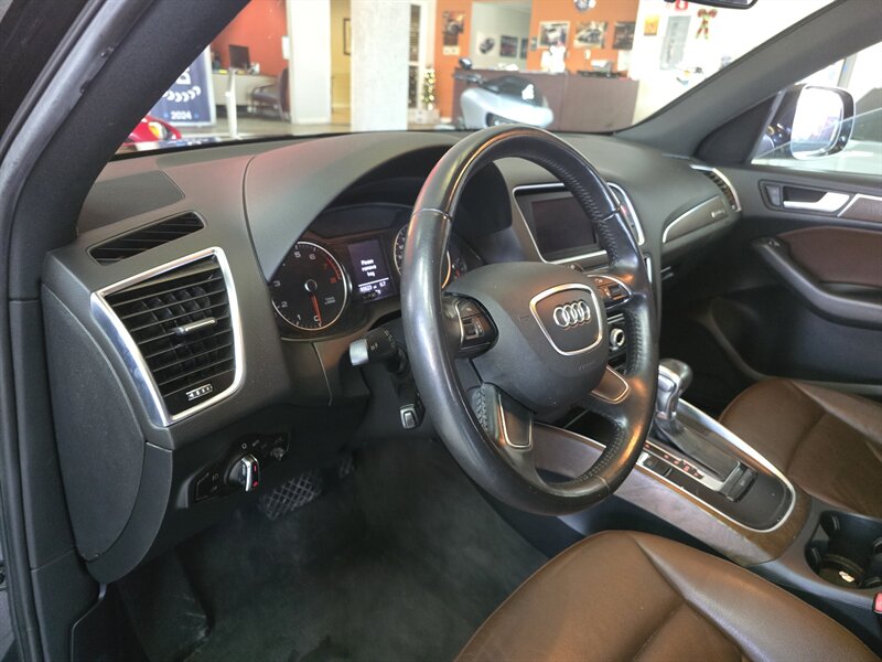 Vehicle image 17 of 37