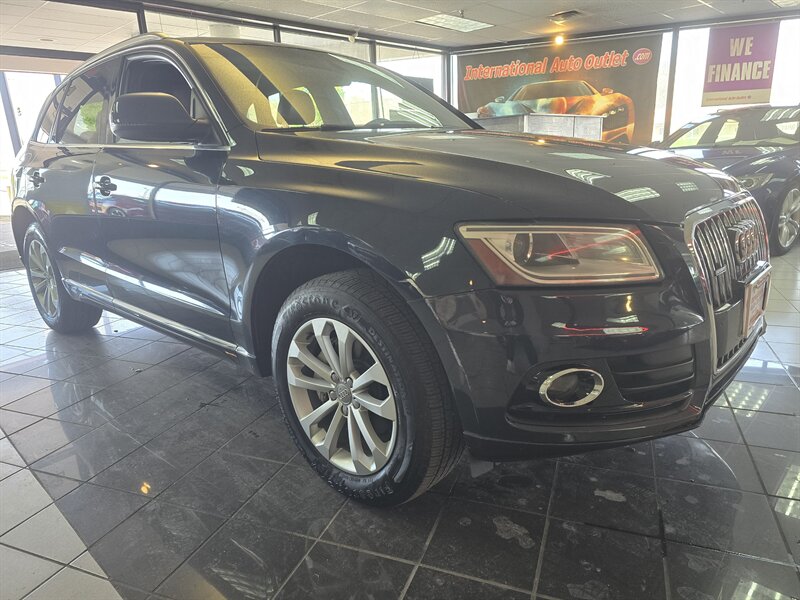 Vehicle image 2 of 37