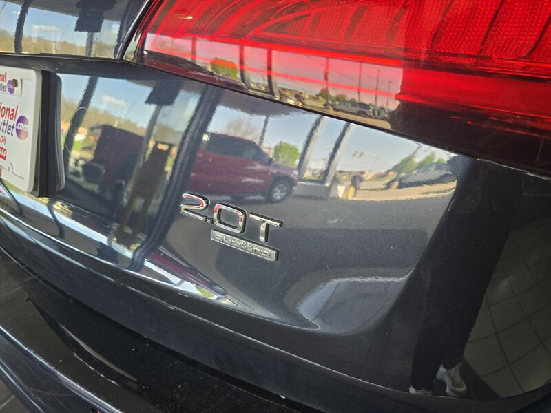 Vehicle image 31 of 37