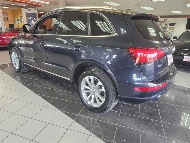 Vehicle image 4 of 37