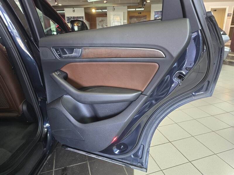 Vehicle image 14 of 37