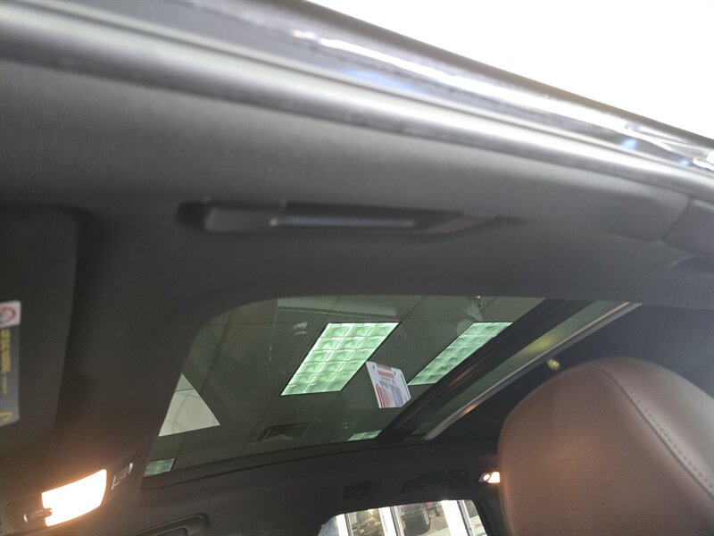 Vehicle image 28 of 37