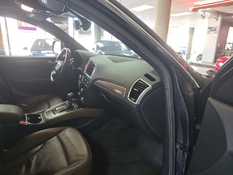 Vehicle image 12 of 37