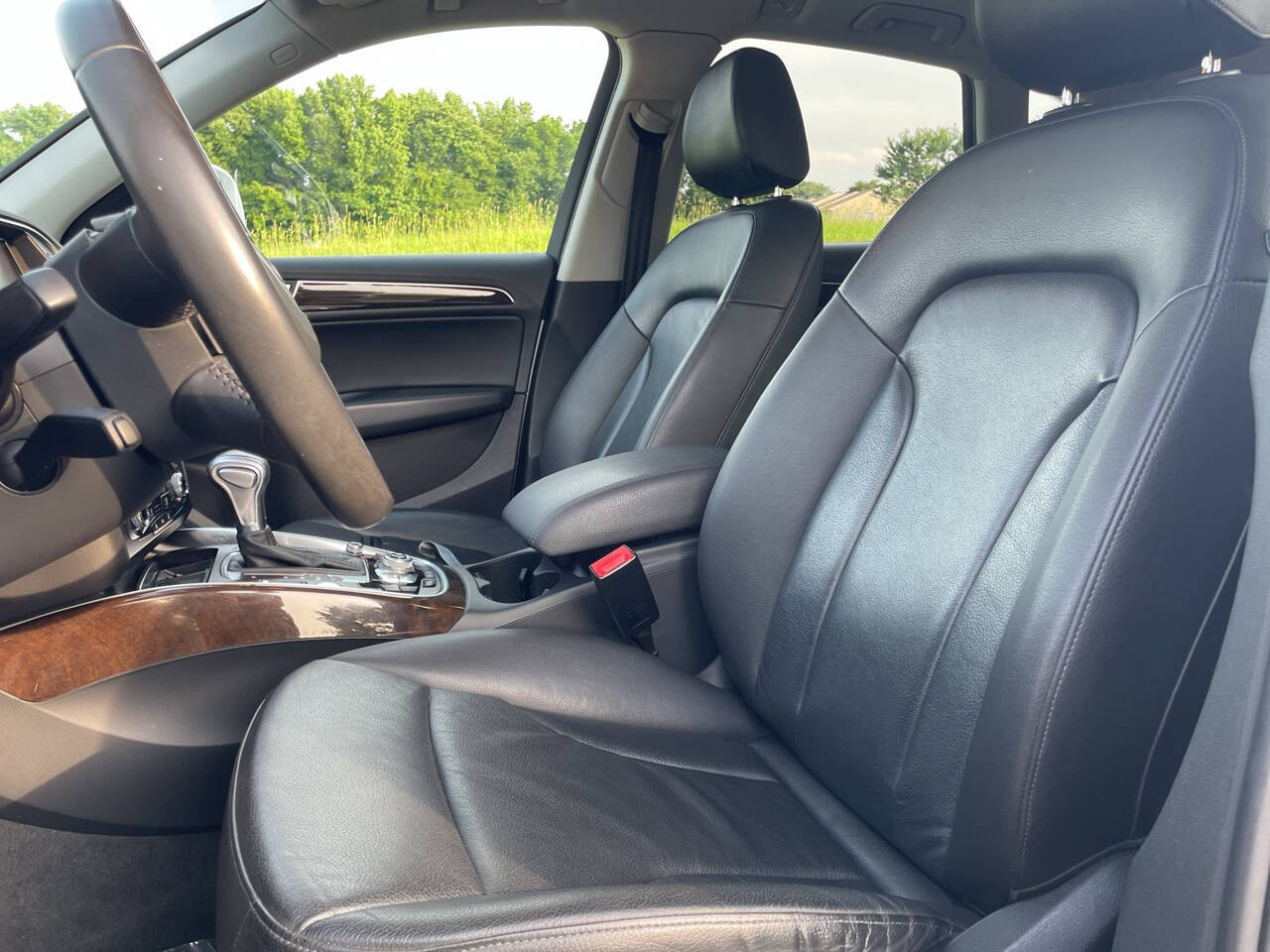 Vehicle image 14 of 39