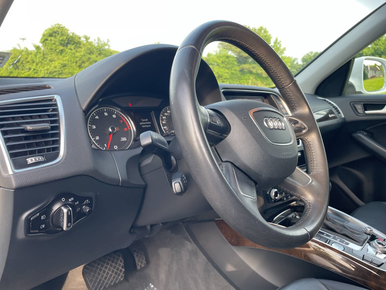 Vehicle image 15 of 39