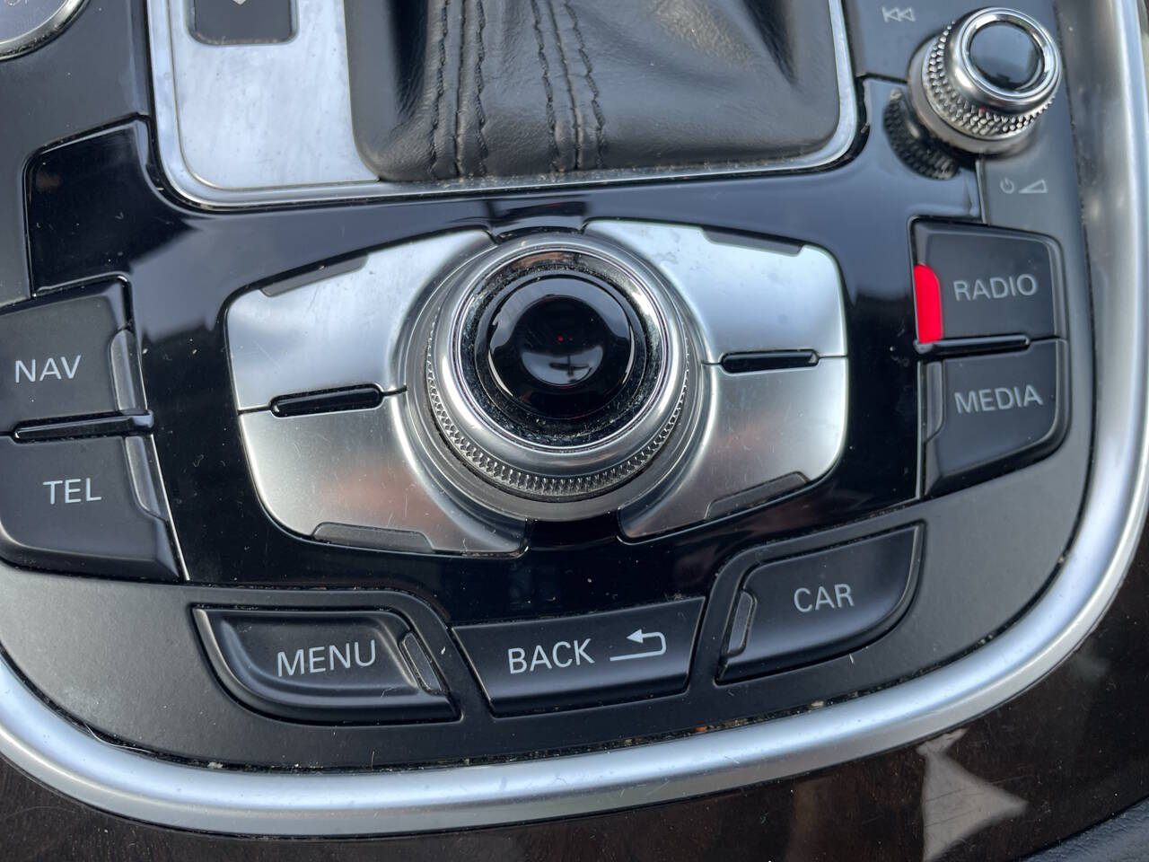 Vehicle image 26 of 39