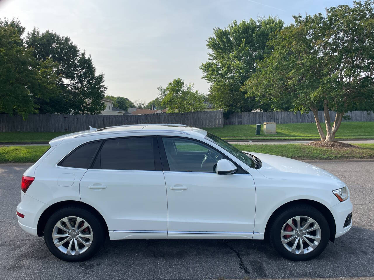 Vehicle image 4 of 39