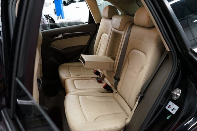 Vehicle image 39 of 50