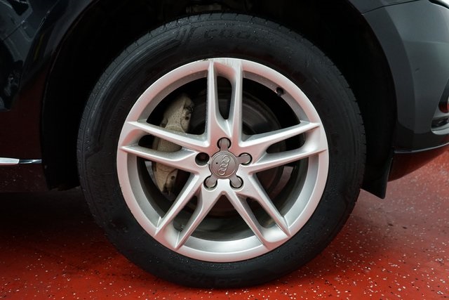 Vehicle image 47 of 50