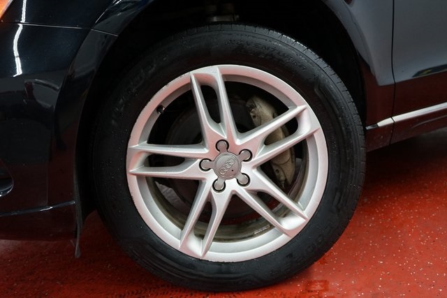 Vehicle image 46 of 50
