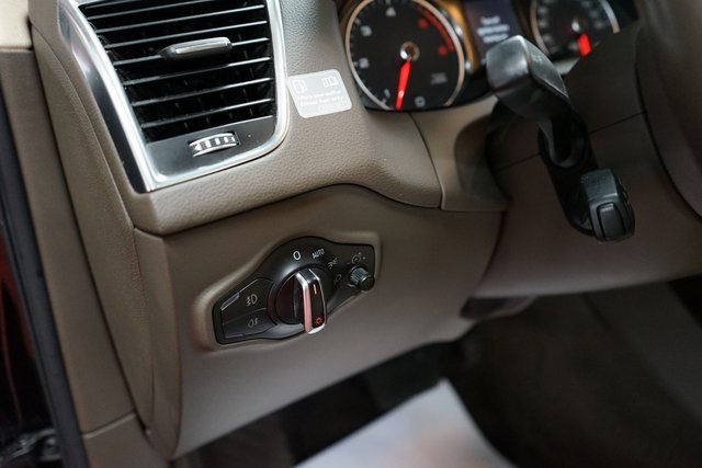 Vehicle image 23 of 50