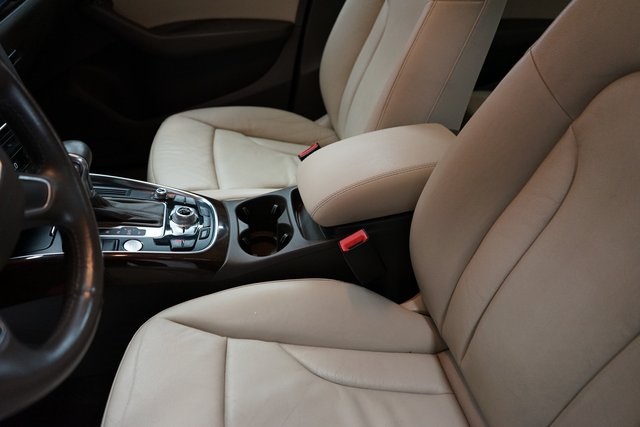 Vehicle image 22 of 50