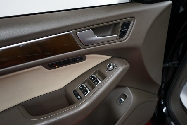 Vehicle image 18 of 50