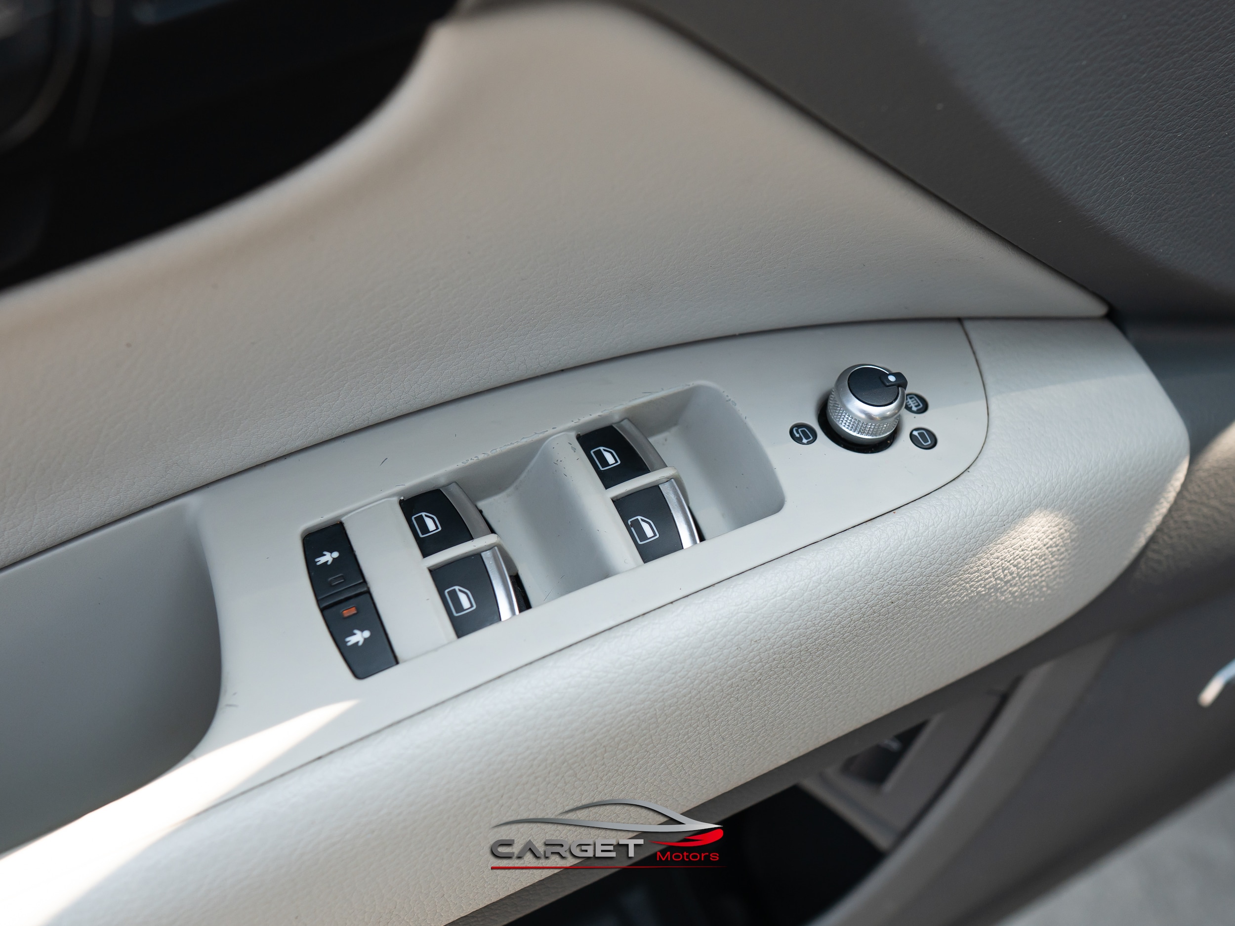 Vehicle image 40 of 56