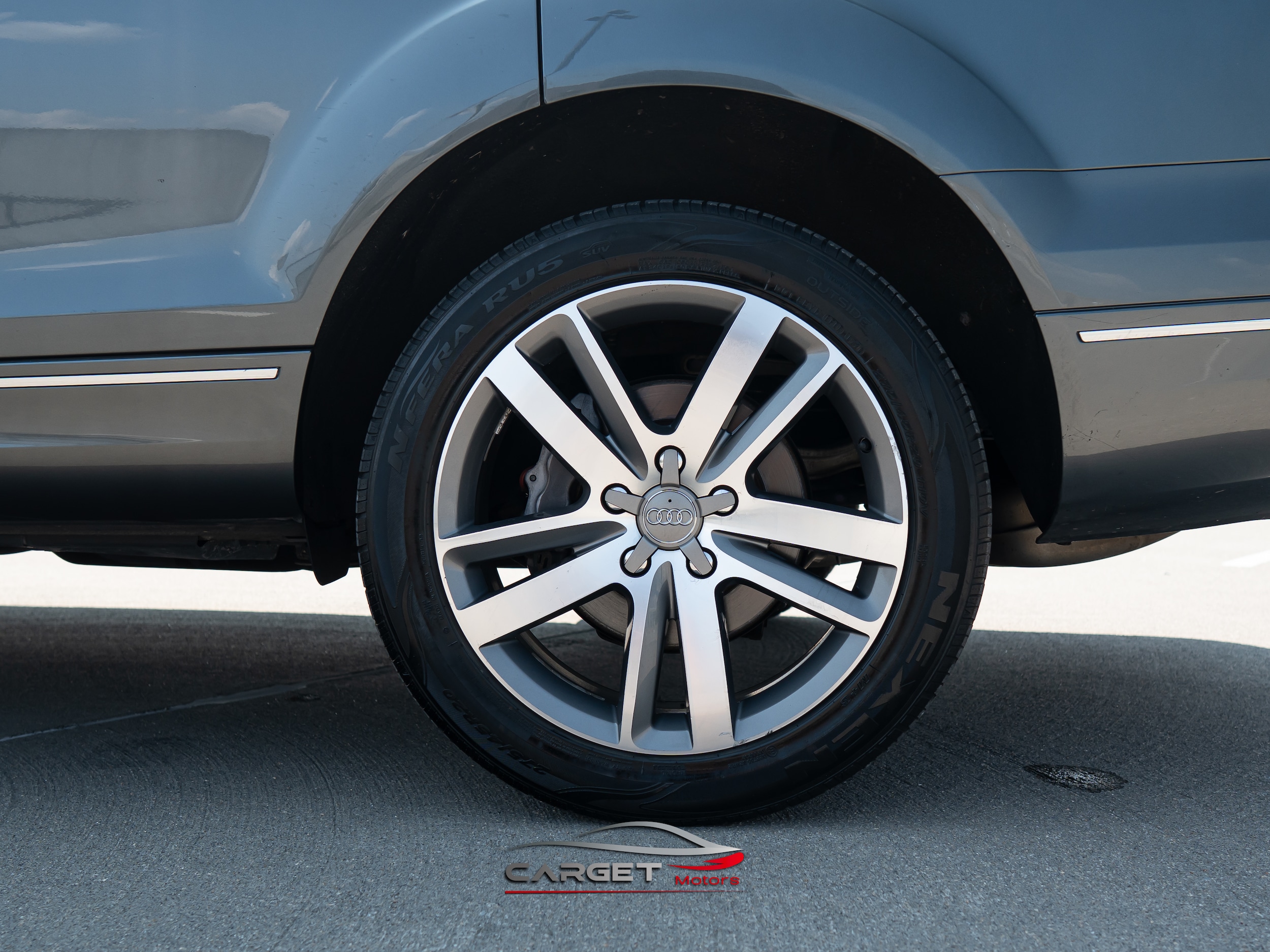 Vehicle image 9 of 56
