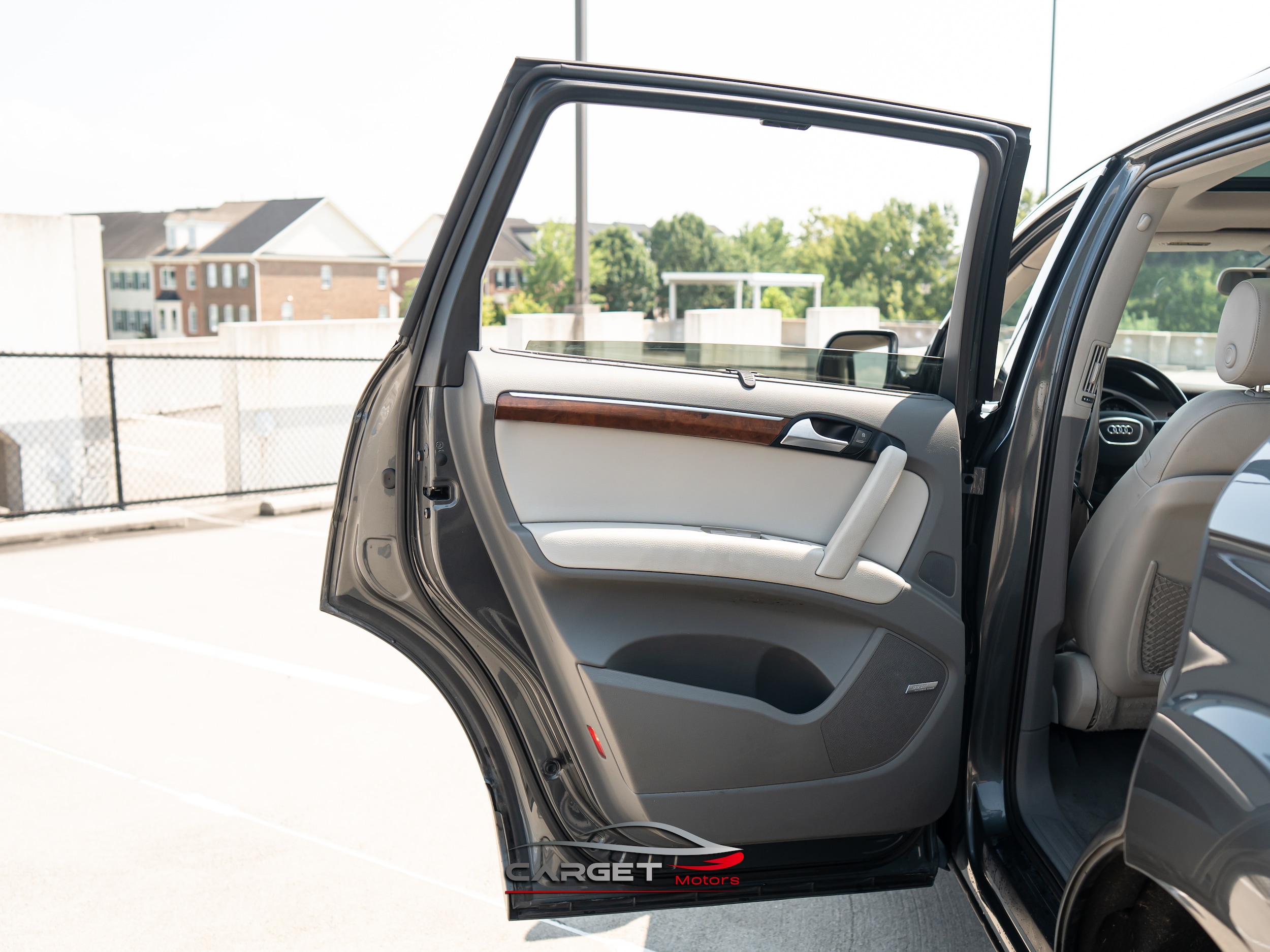 Vehicle image 52 of 56