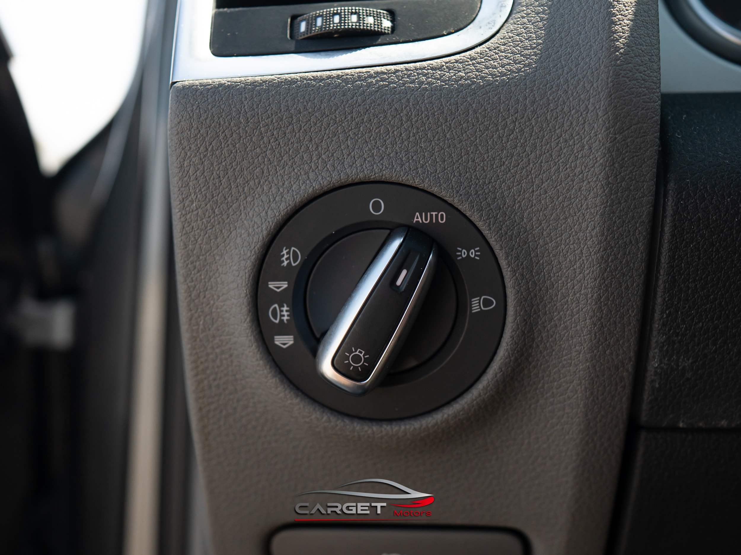 Vehicle image 47 of 56