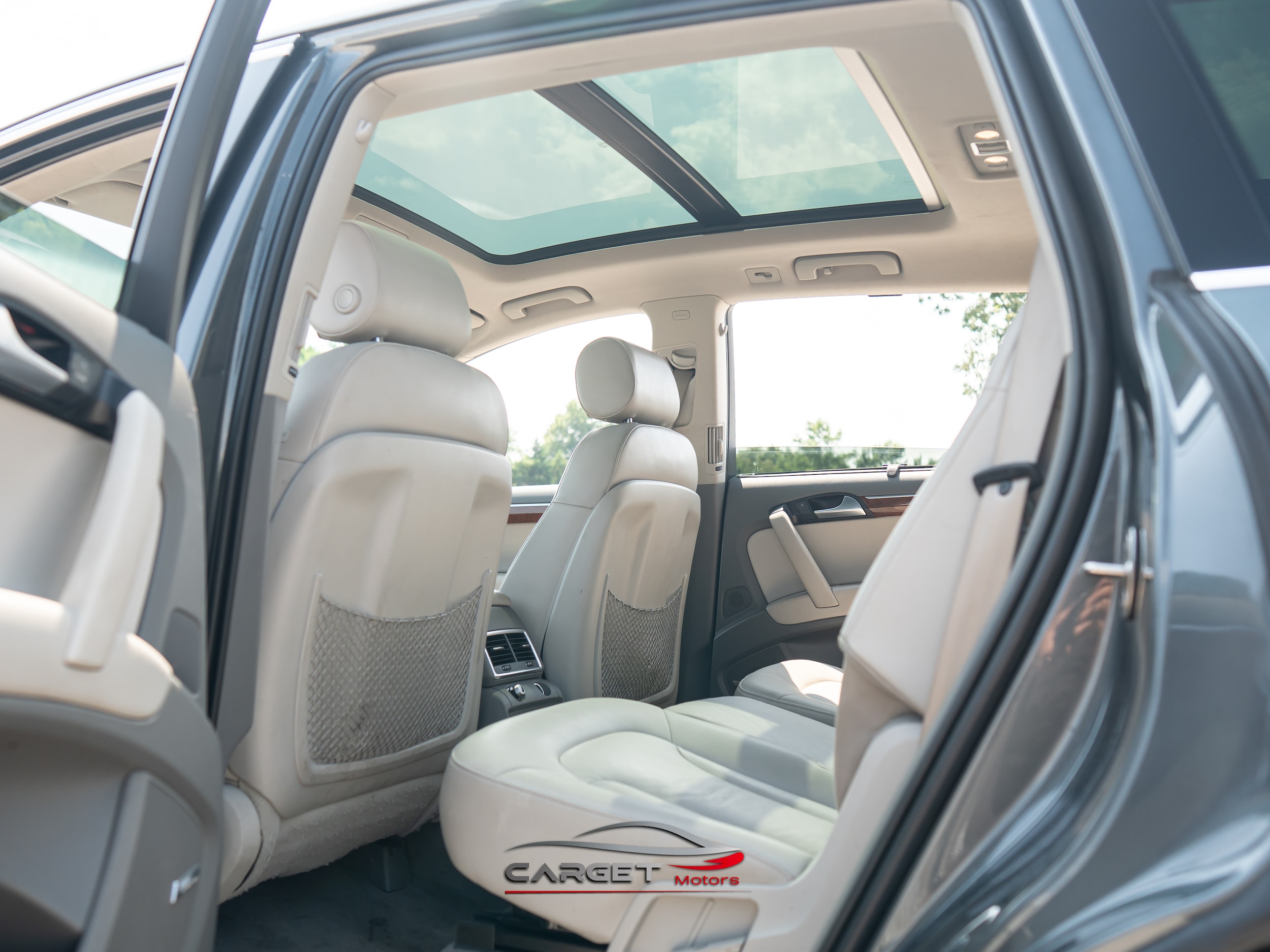Vehicle image 19 of 56