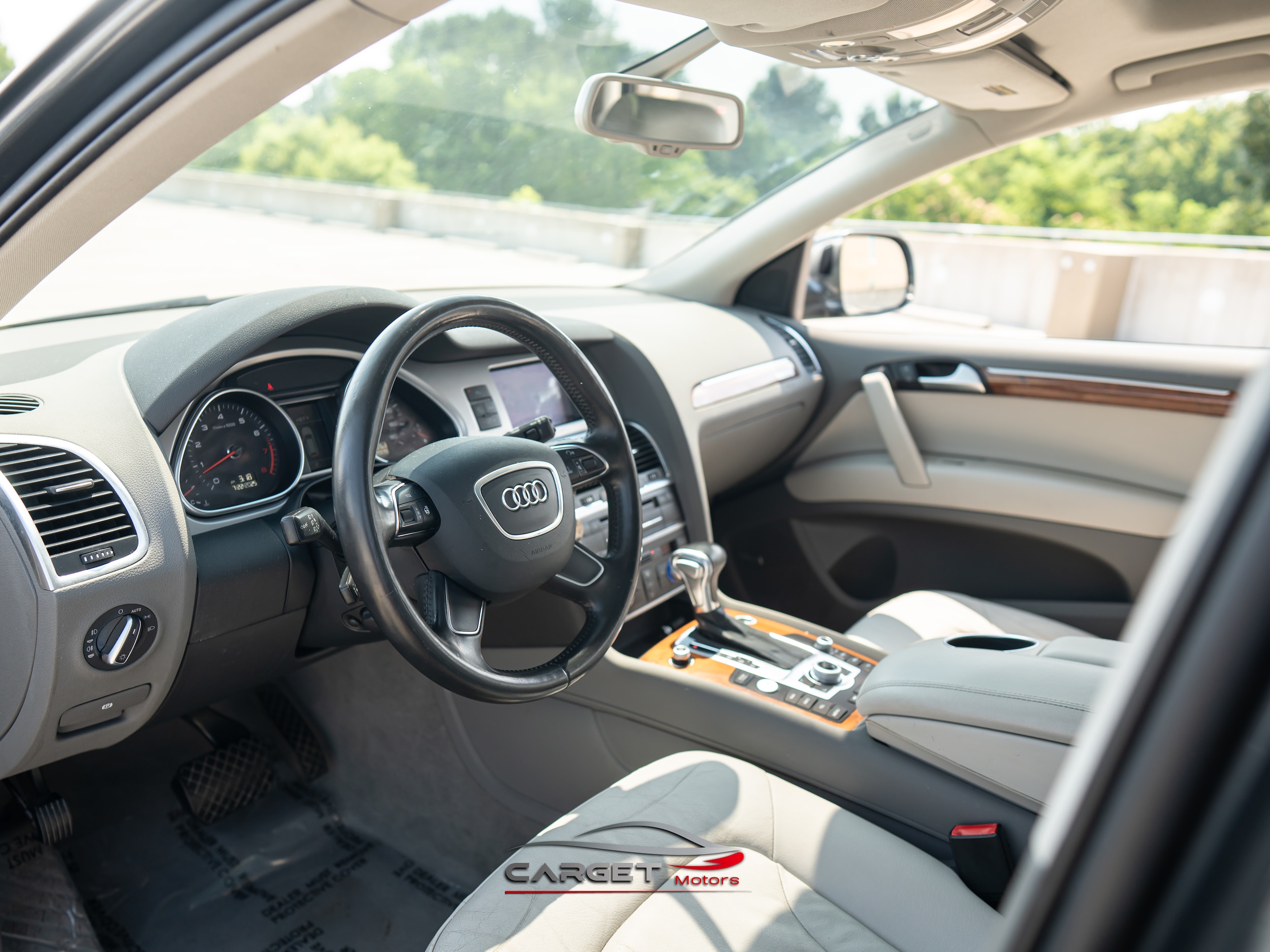 Vehicle image 23 of 56