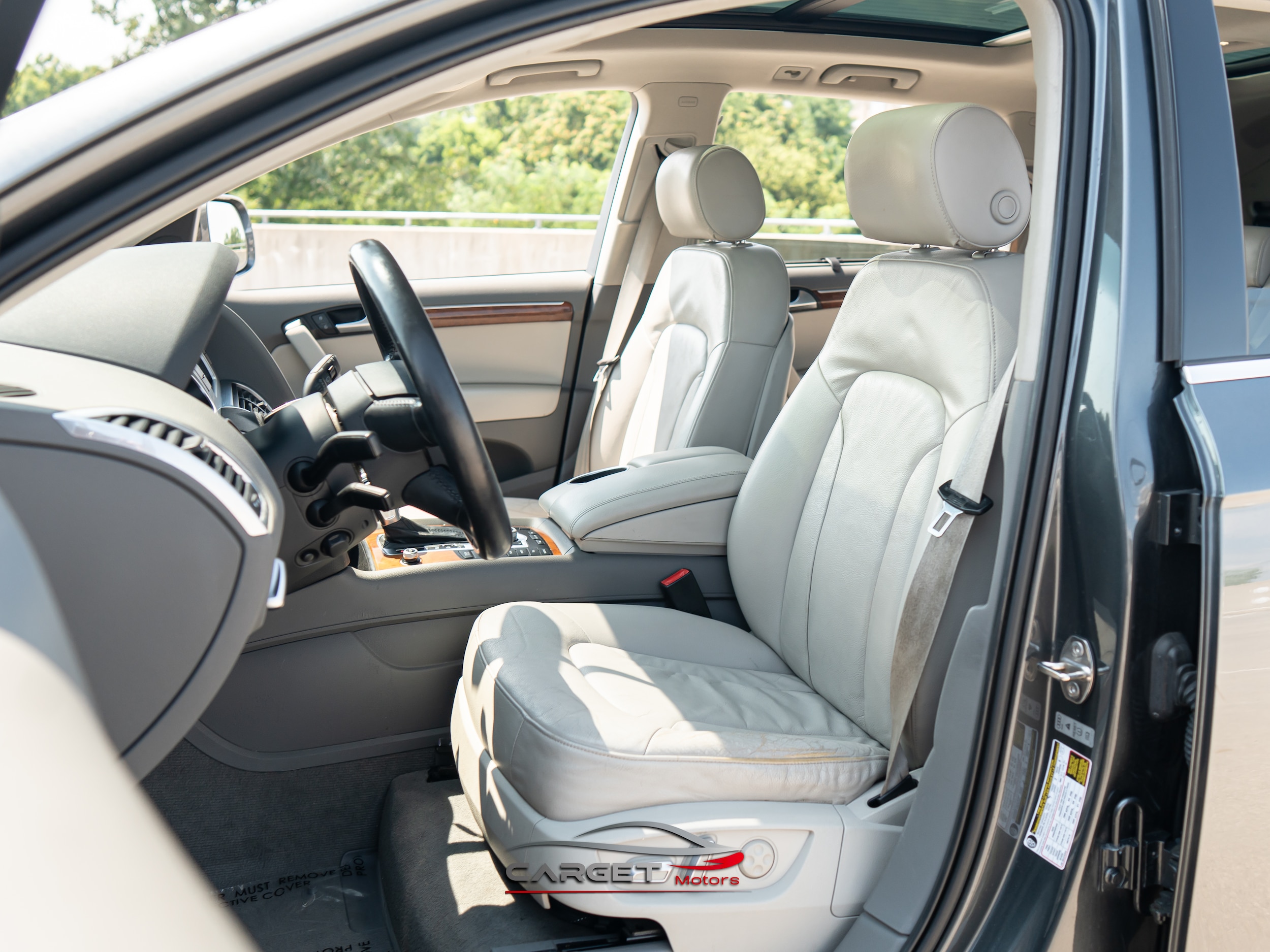 Vehicle image 20 of 56