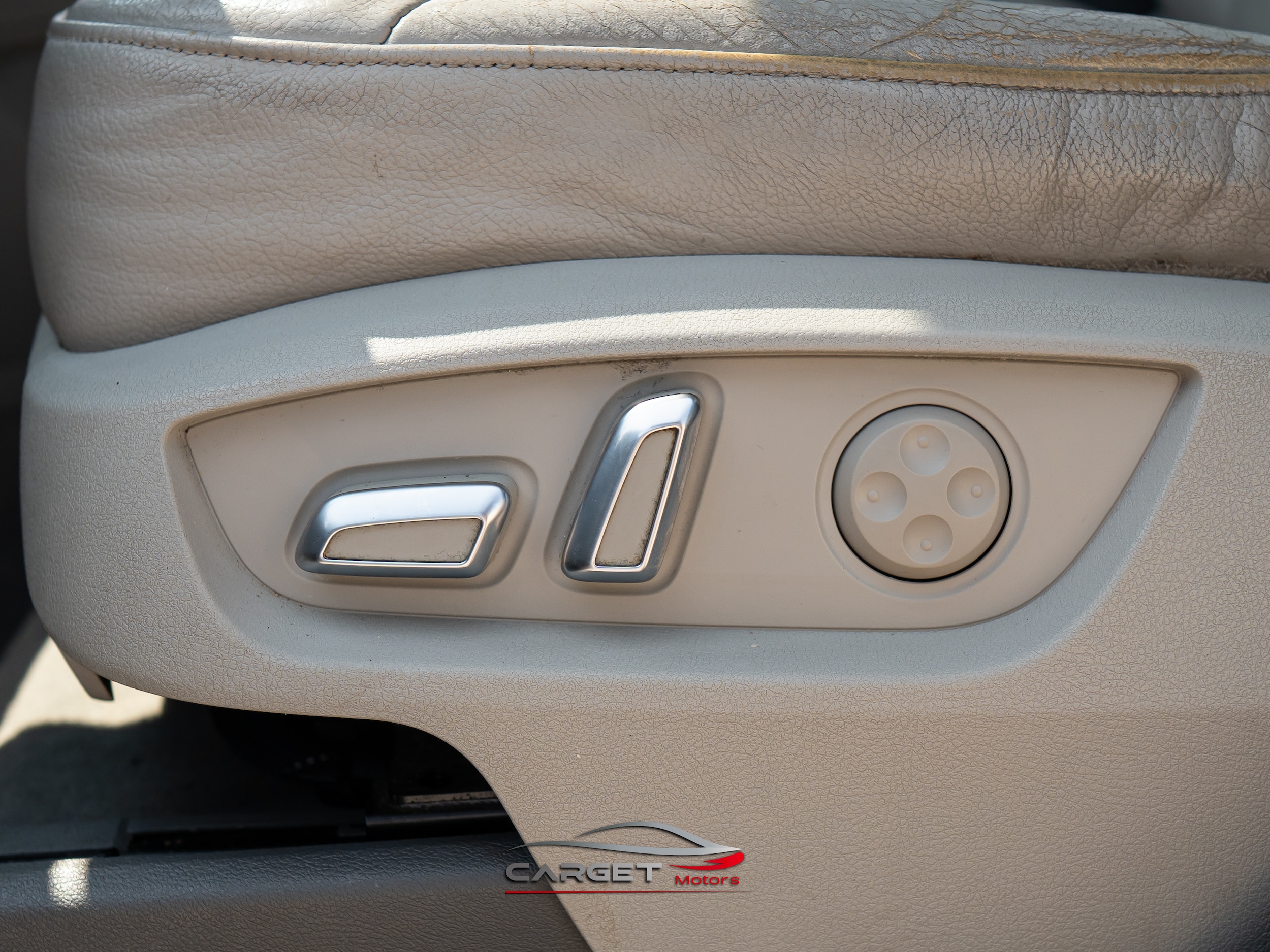Vehicle image 37 of 56