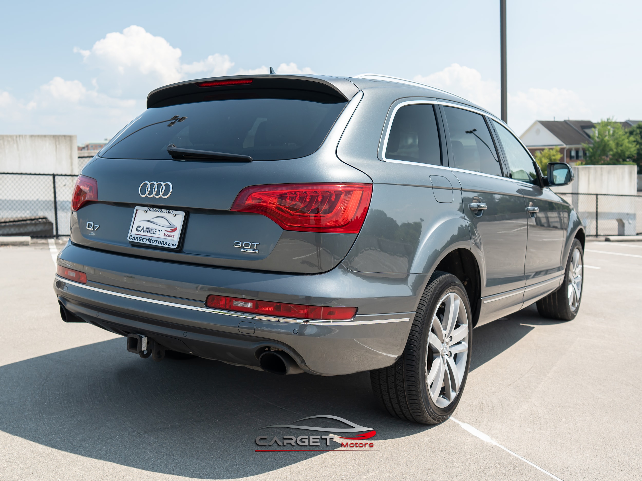 Vehicle image 4 of 56