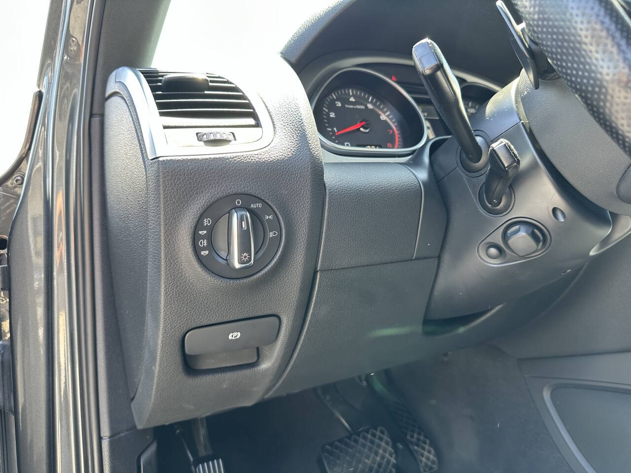 Vehicle image 22 of 57
