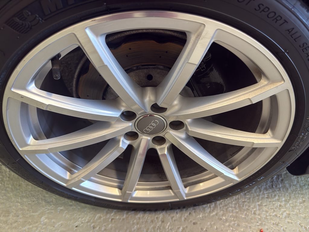 Vehicle image 36 of 37