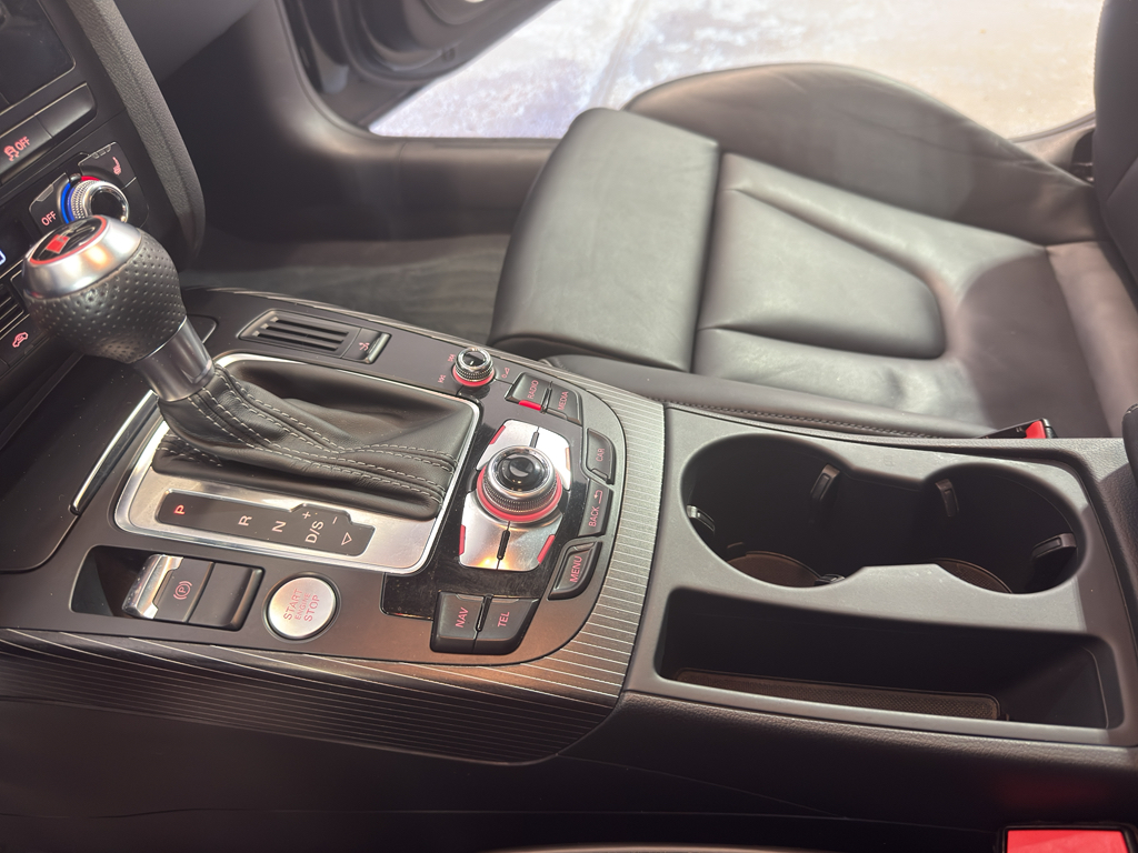 Vehicle image 23 of 37