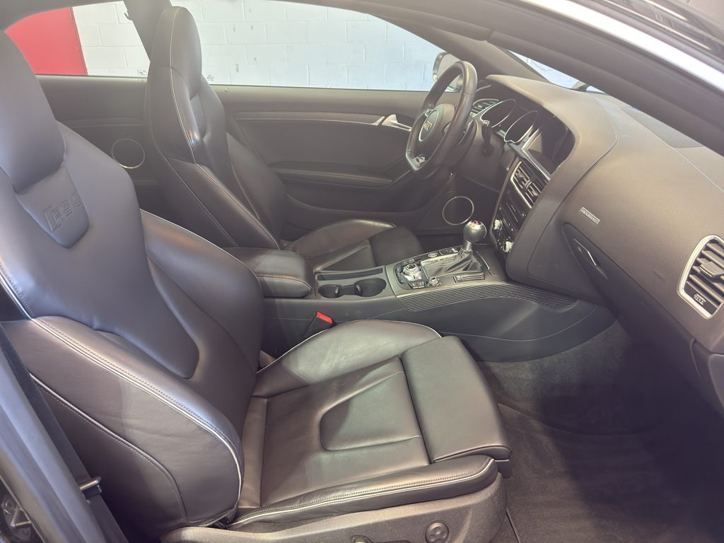 Vehicle image 26 of 37