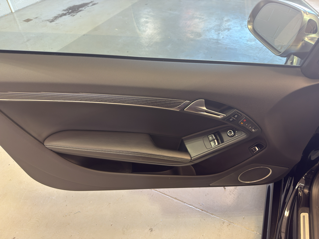 Vehicle image 17 of 37