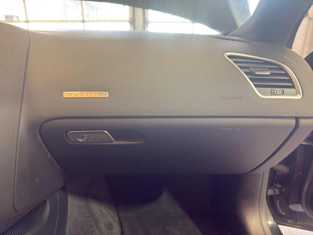 Vehicle image 27 of 37