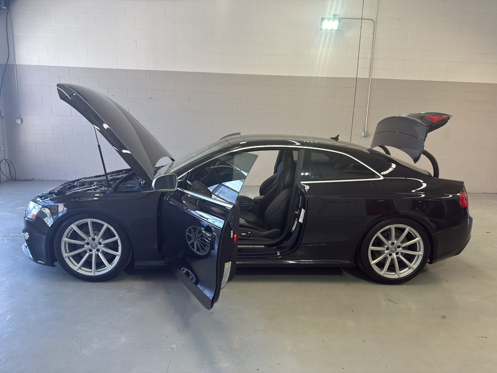 Vehicle image 10 of 37