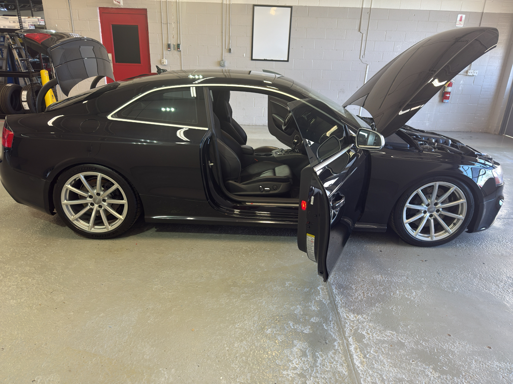 Vehicle image 4 of 37