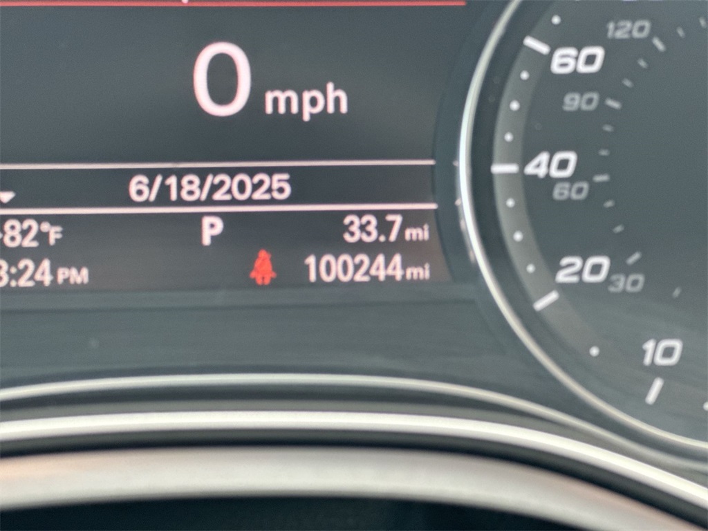 Vehicle image 18 of 29